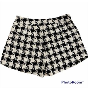 High waisted houndstooth shorts